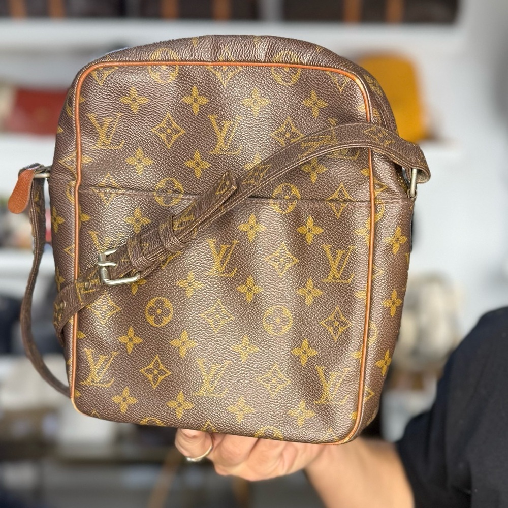 LV MONOGRAM CROSSBODY